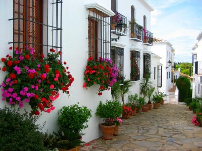 What taxes and expenses do I have to pay when buying a home in Andalucia?