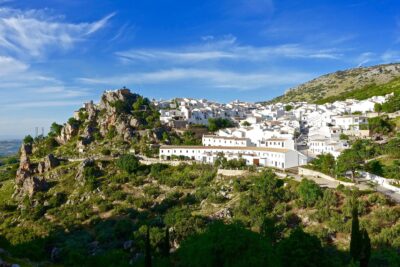 Housing market pressures in Spanish cities: irregular migration and the regularization of over 1 million people